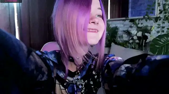Miiu_miiu Show in webcam