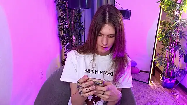 l1l2th webcam show