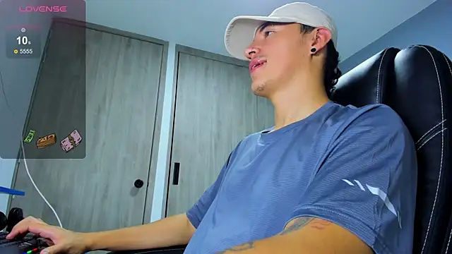 LOBO_ALPHA webcam show