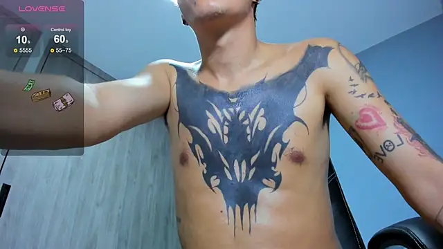 Show modela LOBO_ALPHA na web-kameri