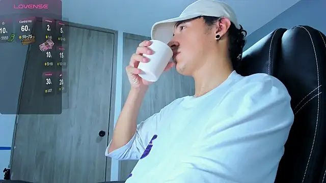 LOBO_ALPHA webcam show