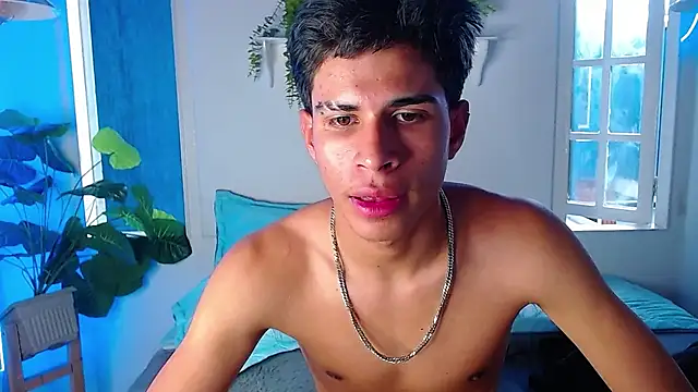 marco_monstercock Show in webcam