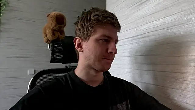 Pertunjukan Kamera Web Einar_Nut