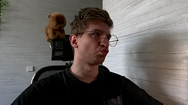 Pokazy przed kamerką – Einar_Nut