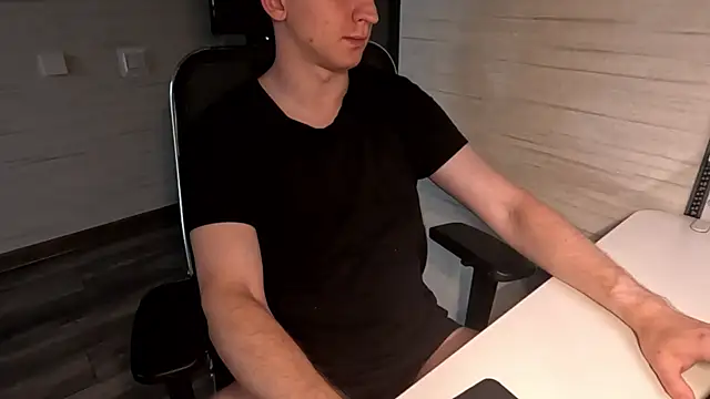Show modela Einar_Nut na web-kameri