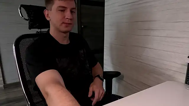 Show modela Einar_Nut na web-kameri