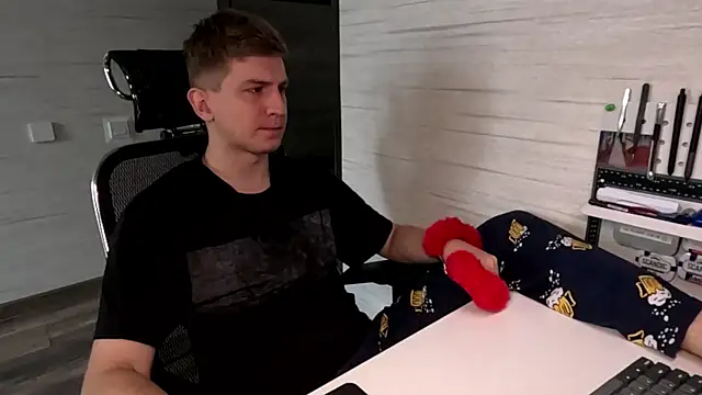 Pokazy przed kamerką – Einar_Nut