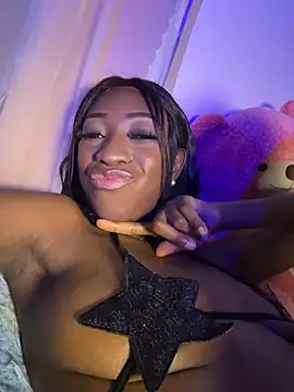 Nina_Velveta Pertunjukan Webcam
