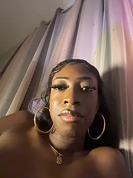 Nina_Velveta Pertunjukan Webcam