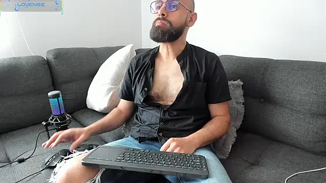 ezequiel_mobland's Webcam Show
