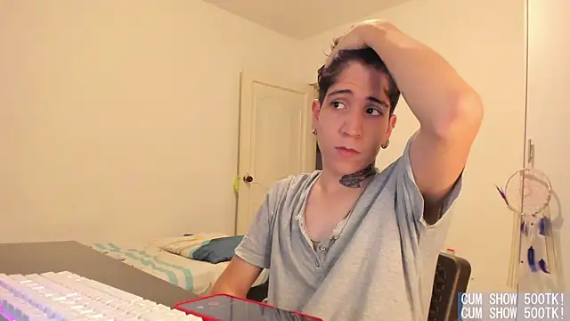 Michael_v77 Show in webcam