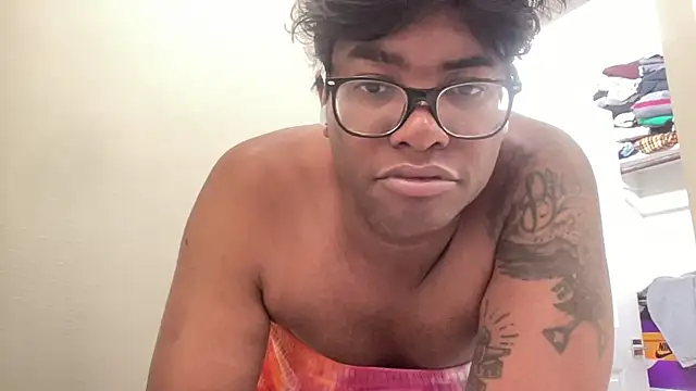 Show de Sissyblkgoddess__ na webcam