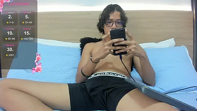 Travis_black_ Шоу с уебкамера