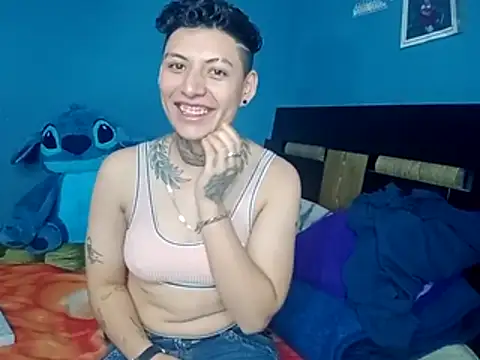 Junne_Tomboy Webcamshow