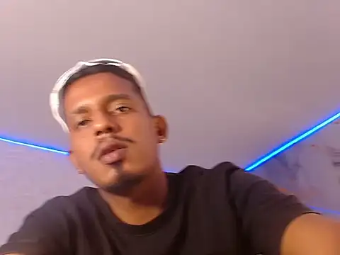 arthur_s69 Show in webcam