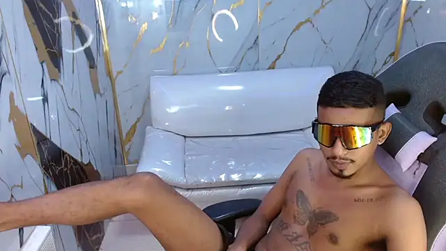 arthur_s69 Adlı Modelin Canlı XXX Sohbeti