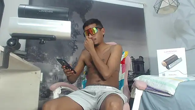 arthur_s69 Adlı Modelin Web Kamerası Şovu