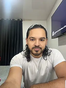 Deiby_Fernandez Show in webcam