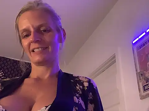 XXX chat uživo modela realali2026