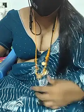 Pokazy przed kamerką – tamilrose143