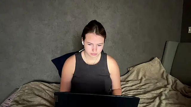 Four_Our webcam show
