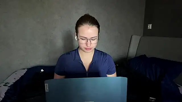 Four_Our's Live XXX Chat