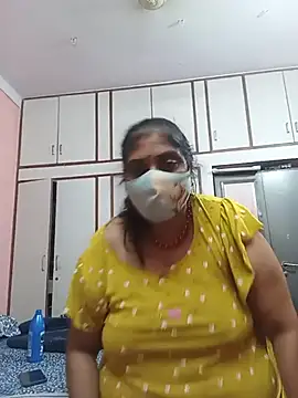 Ragavi-kannada-telugu Show in webcam
