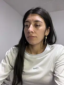 Show de KiraKayLeiigh na webcam