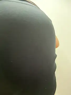 Tran_myy Show in webcam