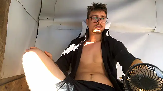 HotGentleman_3003n Webbikameraesitys