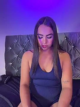Aliceroys__ Adlı Modelin Canlı XXX Sohbeti