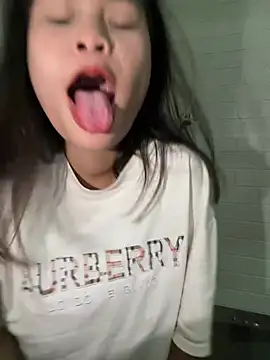 Bemi3_sexyy Webcam-Show