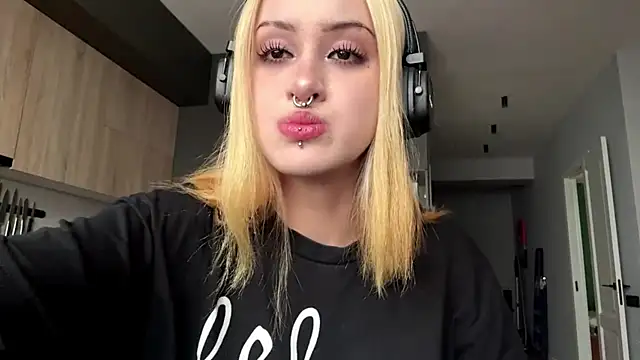 MistiPara Show in webcam