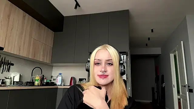 MistiPara's Webcam Show