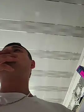 Show de alejocaliente0134 na webcam