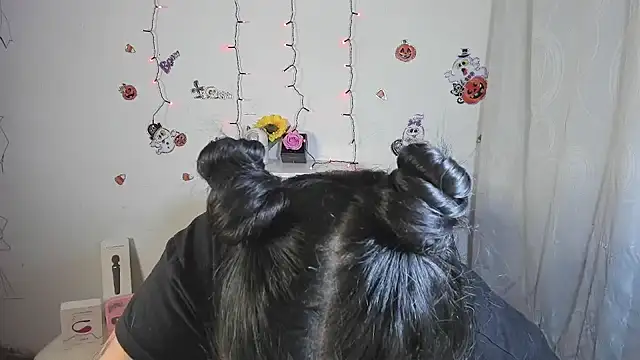 Conie_Squirtt Adlı Modelin Canlı XXX Sohbeti