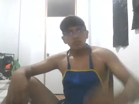Show modela MarcosSinxx na web-kameri