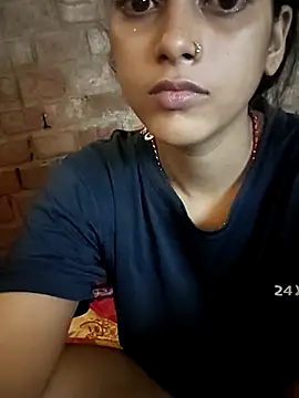 Pokazy przed kamerką – 18year_shilpi