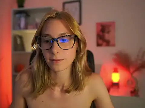 RachelMoore18 webkamerás műsora