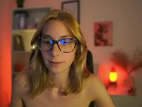 RachelMoore18 webkamerás műsora