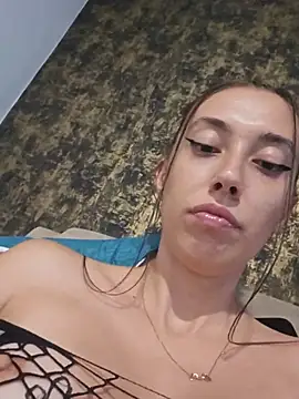 VirginPussySquirt webkamerás műsora