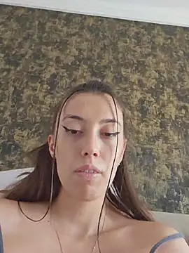 Webkamerová show VirginPussySquirt