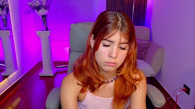 dahlia_grey Show in webcam