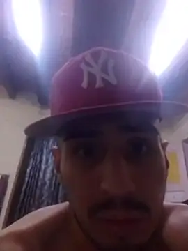 Show modela 96-Estefano na web-kameri