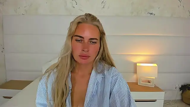 Онлайн чат XXX MiaMilfX