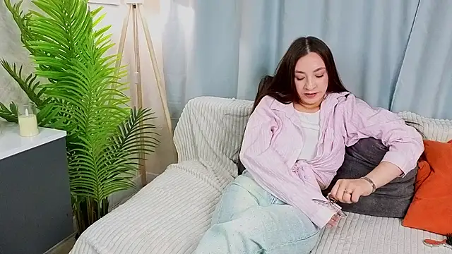 Chat +18 de JinnyMenzella ao vivo