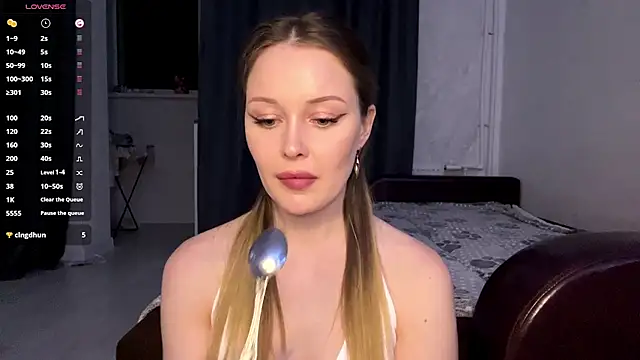 MarryFerarri's Live XXX Chat