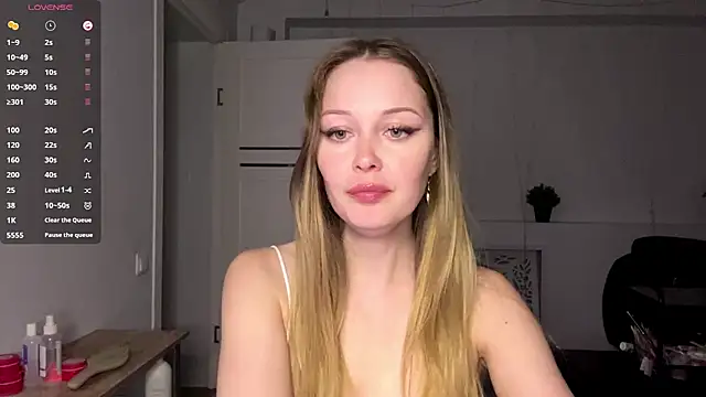 צ'אט XXX בשידור חי של MarryFerarri