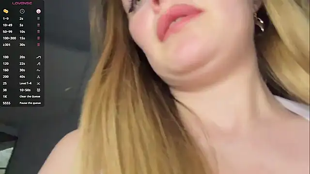 Chat +18 de MarryFerarri ao vivo