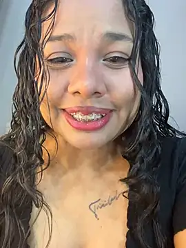 Rashell1_Queen Adlı Modelin Canlı XXX Sohbeti